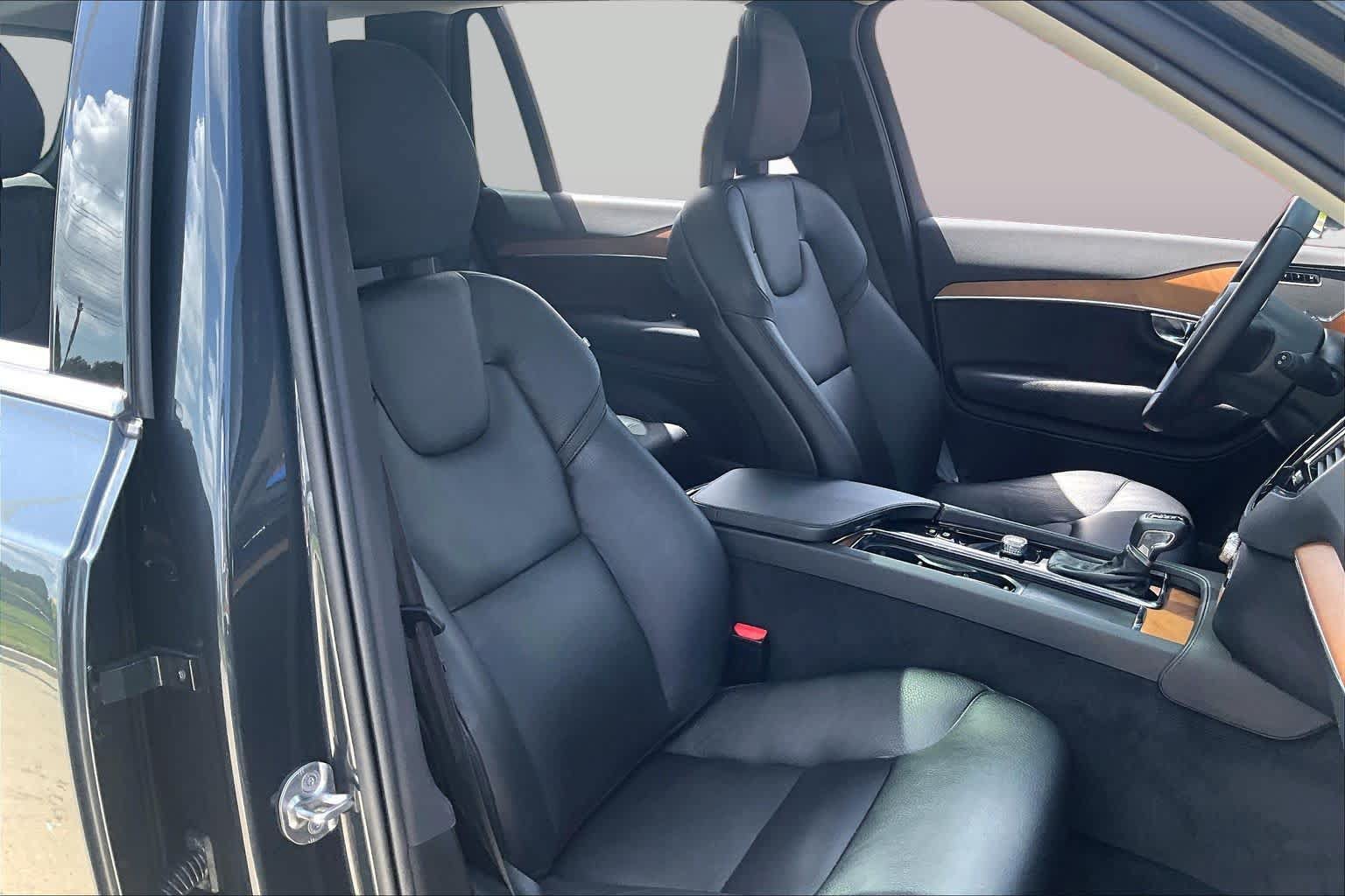 Used 2022 Volvo XC90 T6 Momentum w/ Advanced Package AWD/4WD image 8