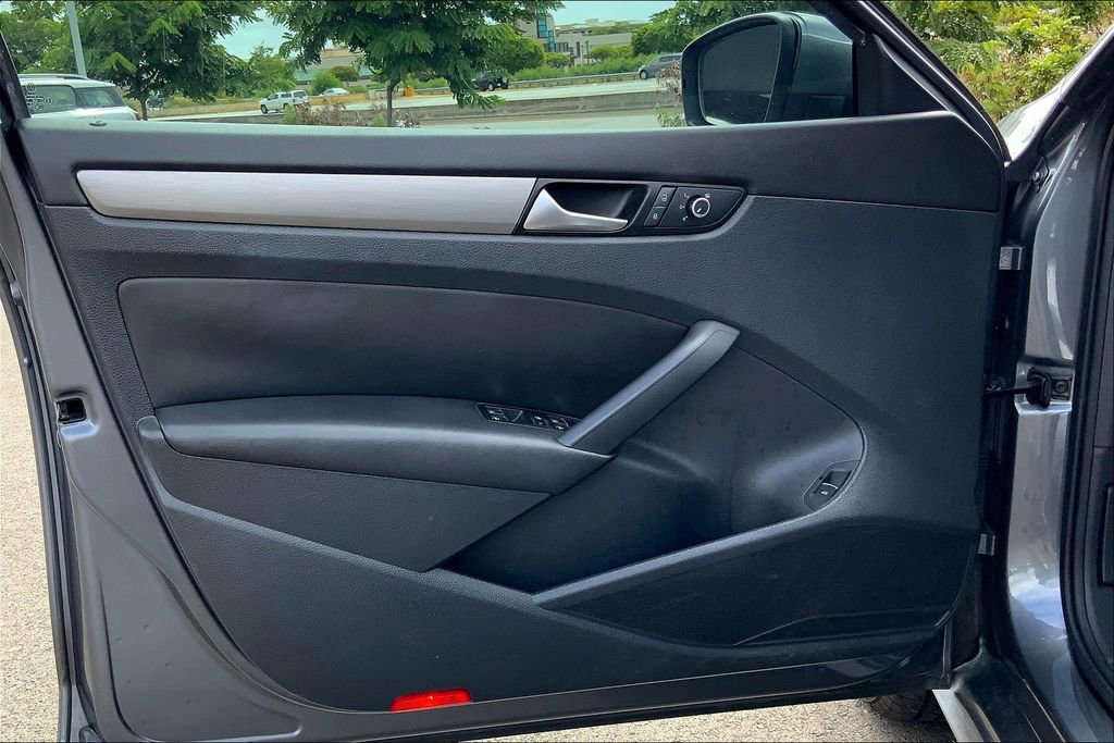 Used 2014 Volkswagen Passat 2.5 SE FWD image 21