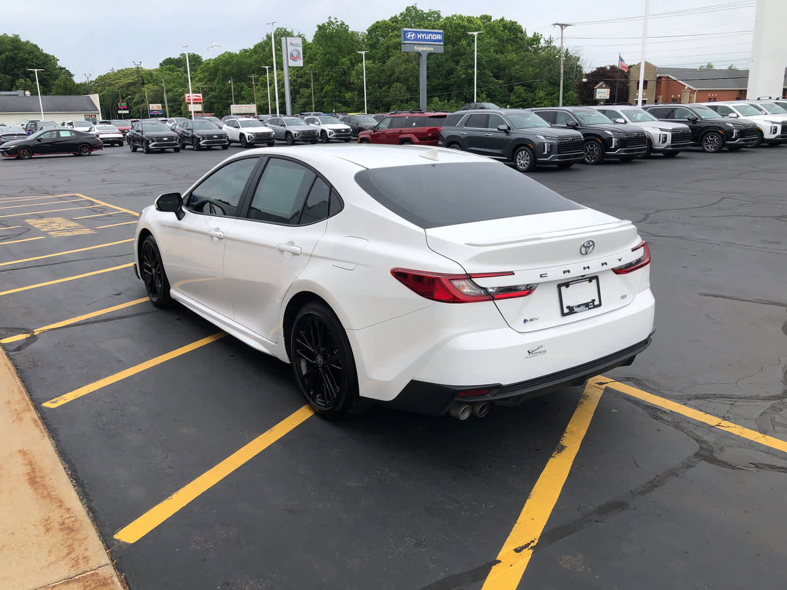 Certified 2025 Toyota Camry SE image 4