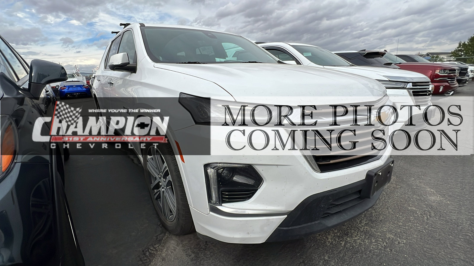 Used 2023 Chevrolet Traverse High Country image 1