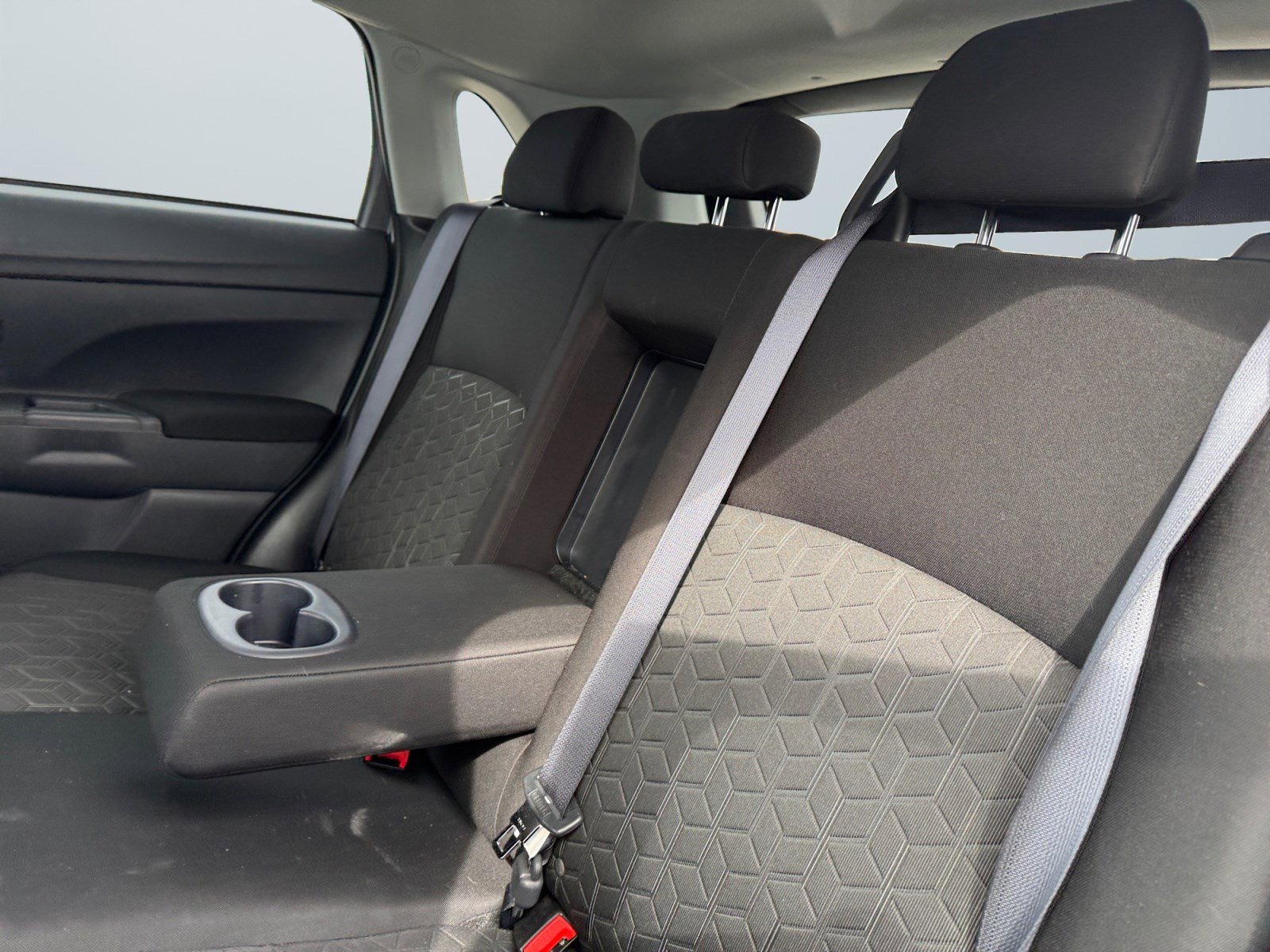 Used 2025 Mitsubishi Outlander Sport ES image 15