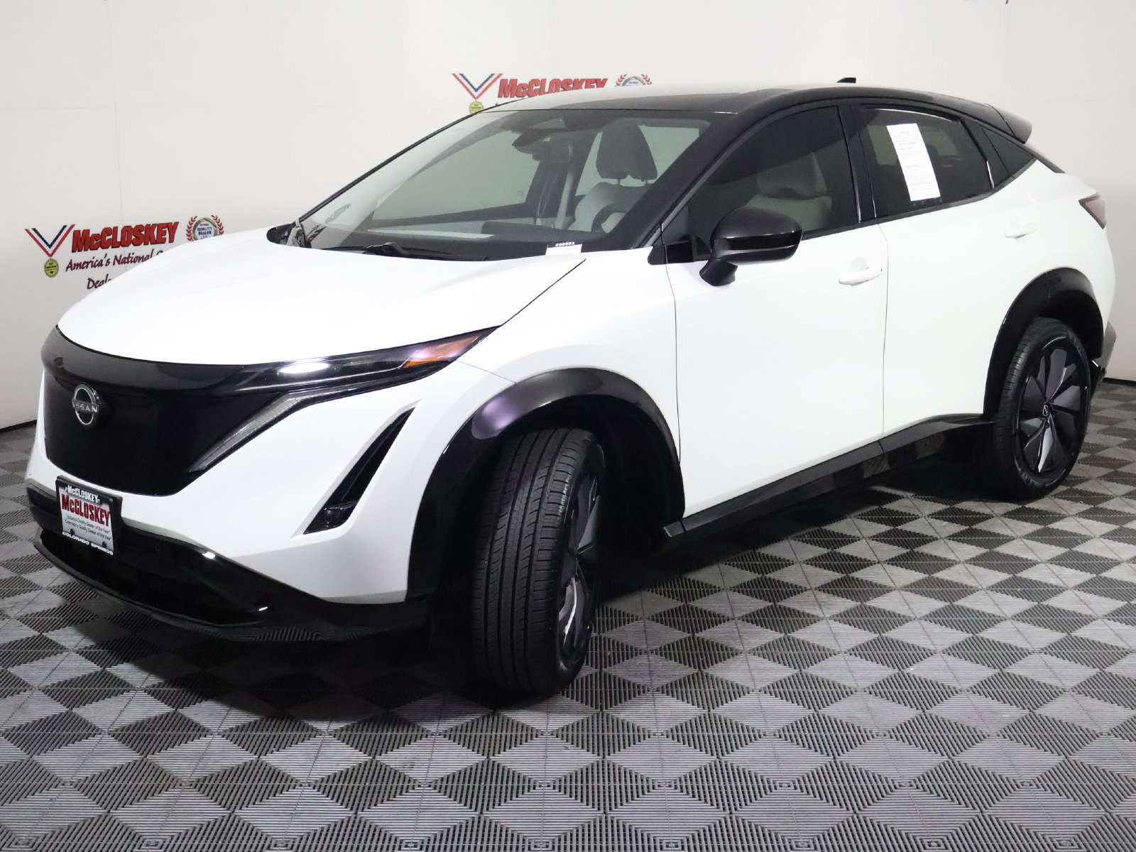 Used 2023 Nissan Ariya AWD image 16