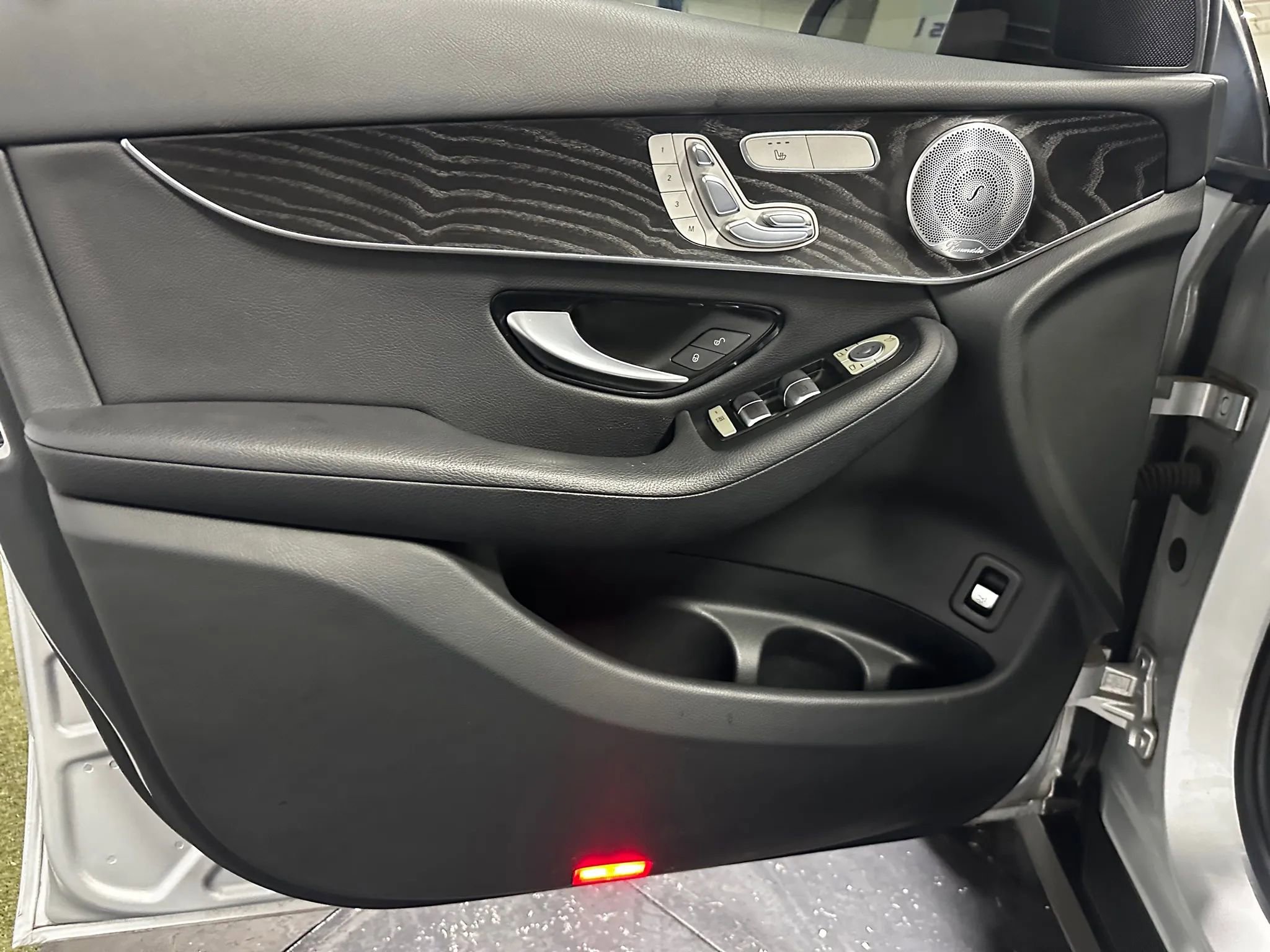 Used 2018 Mercedes-Benz GLC 300 4MATIC Coupe image 12