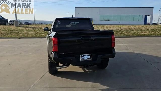 Used 2025 Toyota Tacoma TRD Off-Road AWD/4WD image 7