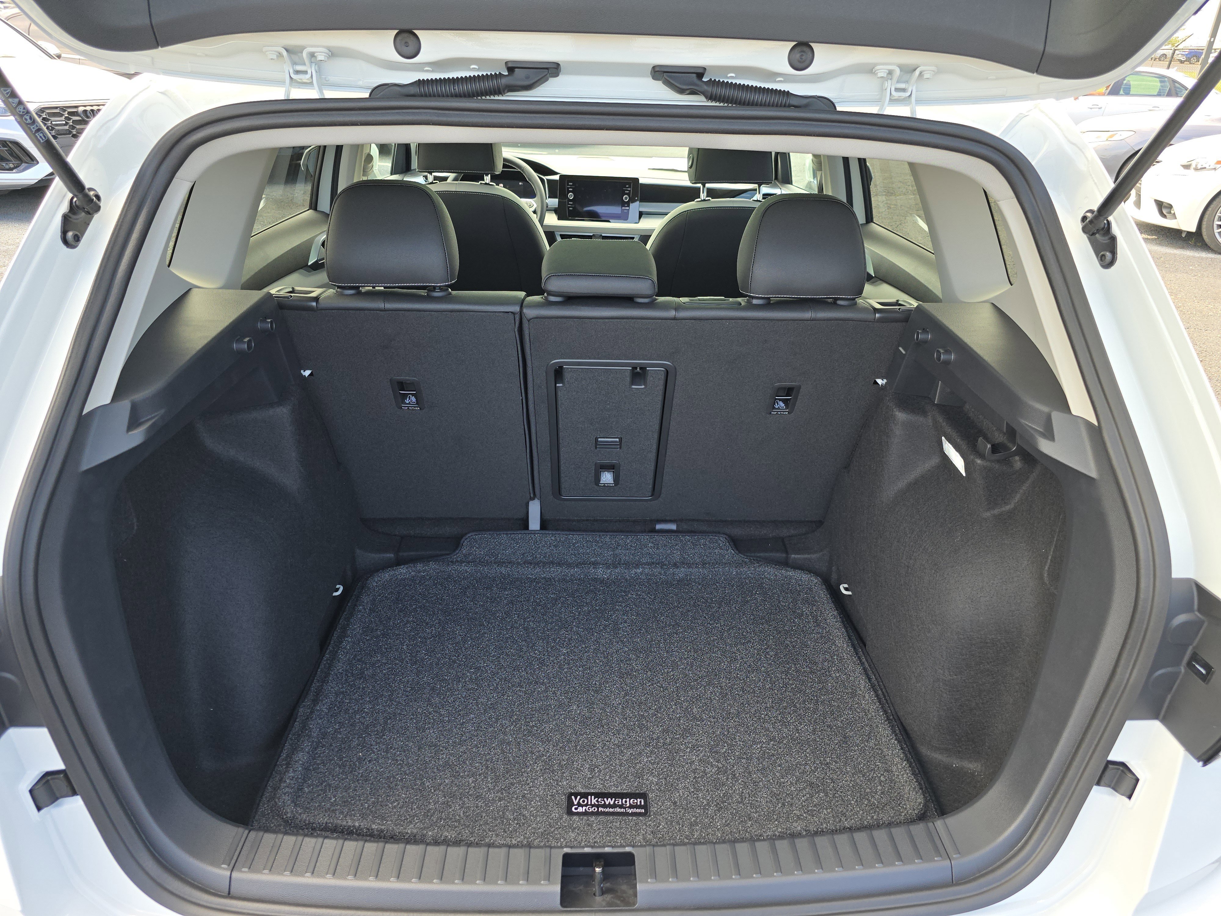 New 2025 Volkswagen Taos SE image 19