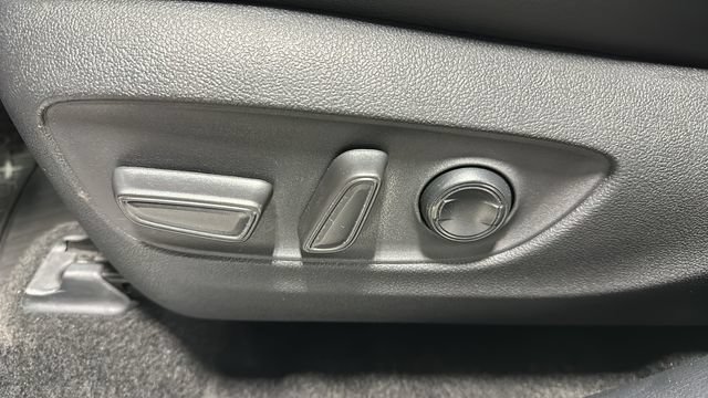Used 2026 Toyota Highlander Platinum AWD/4WD image 10