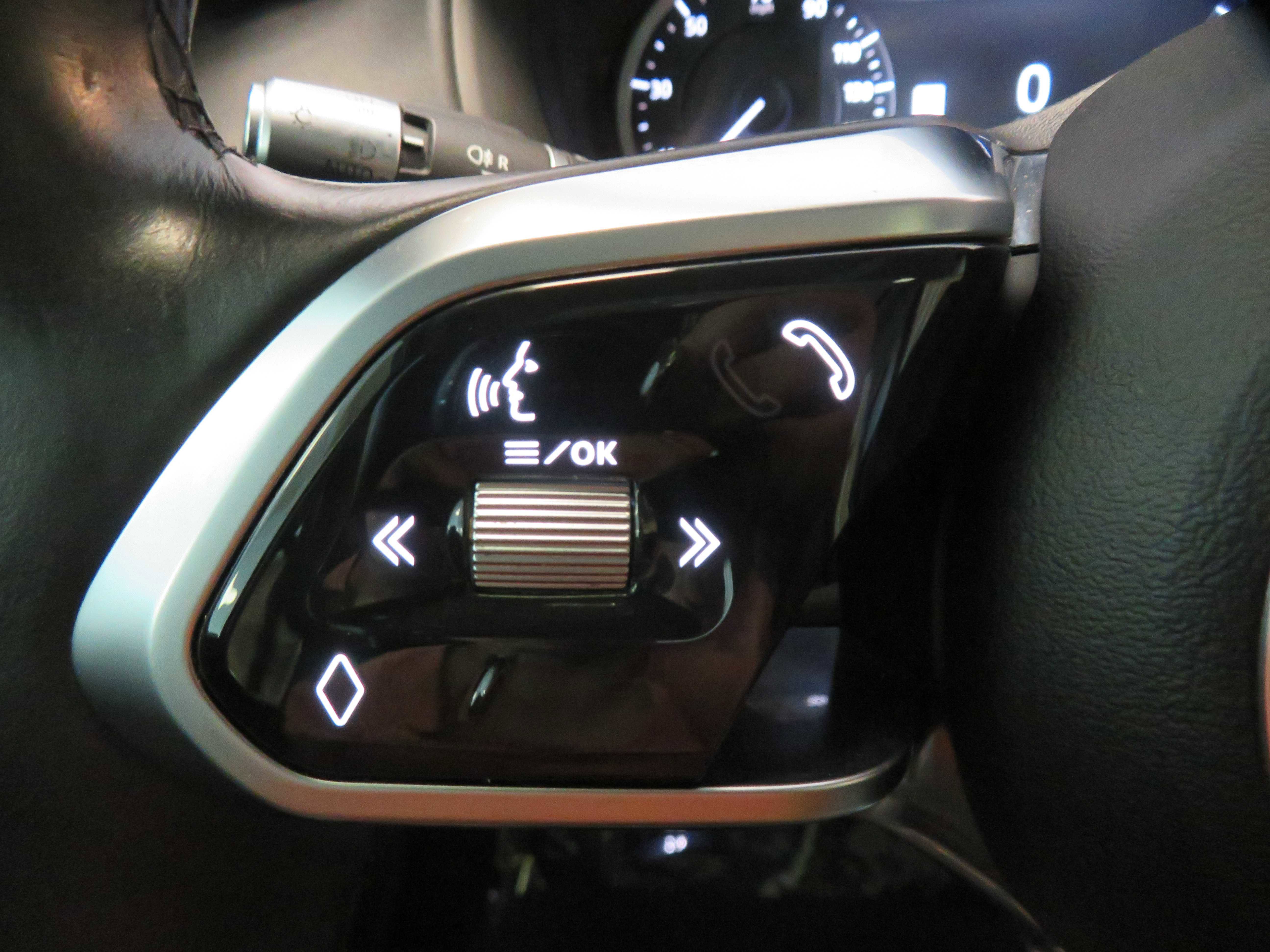 Used 2020 Jaguar XE S image 31