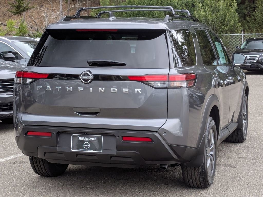 New 2025 Nissan Pathfinder SV image 5