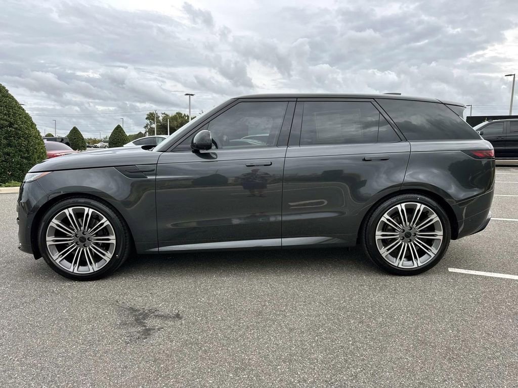 New 2026 Land Rover Range Rover Sport Dynamic SE AWD/4WD image 2