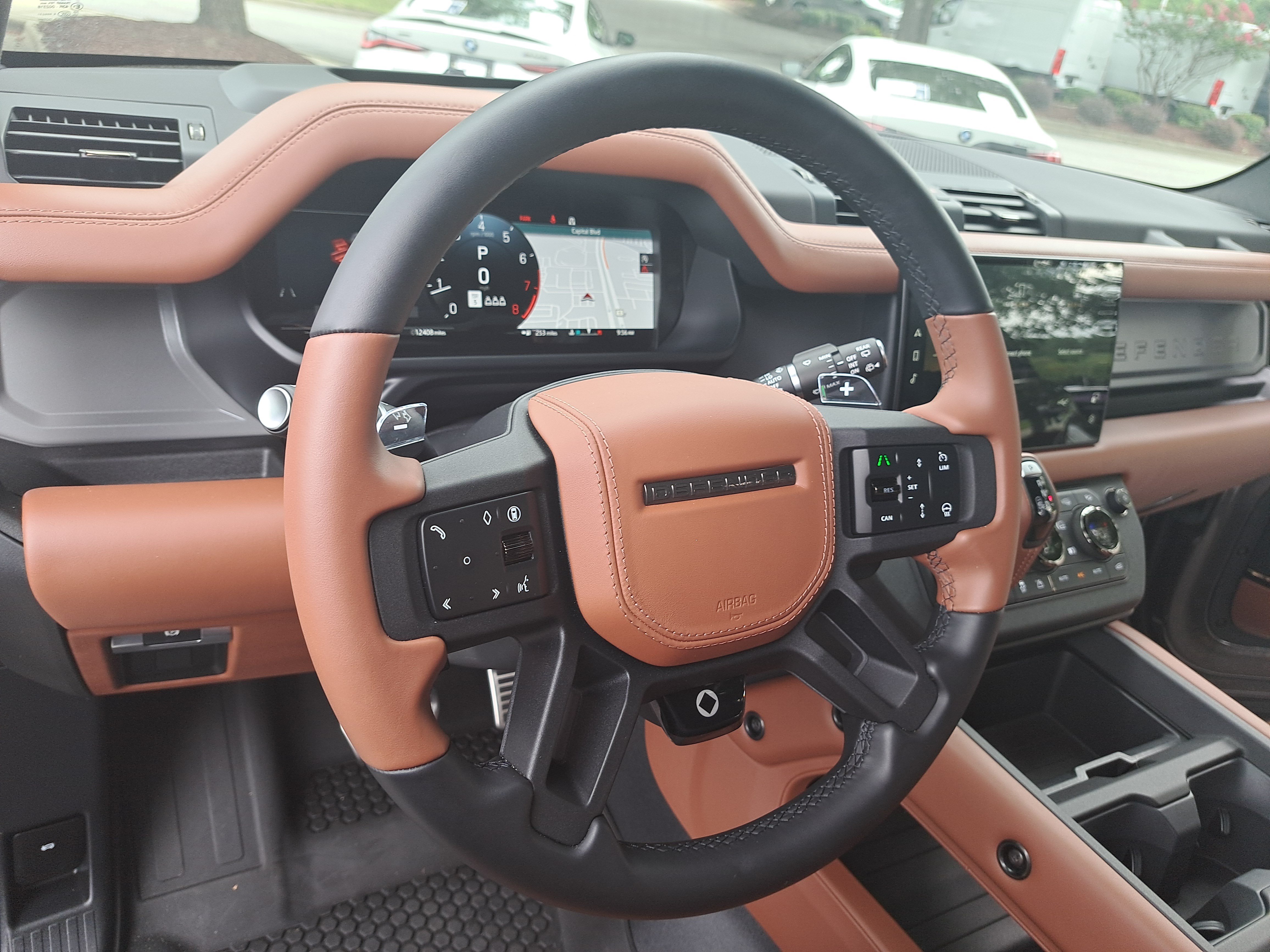 Used 2025 Land Rover Defender 110 AWD/4WD image 15