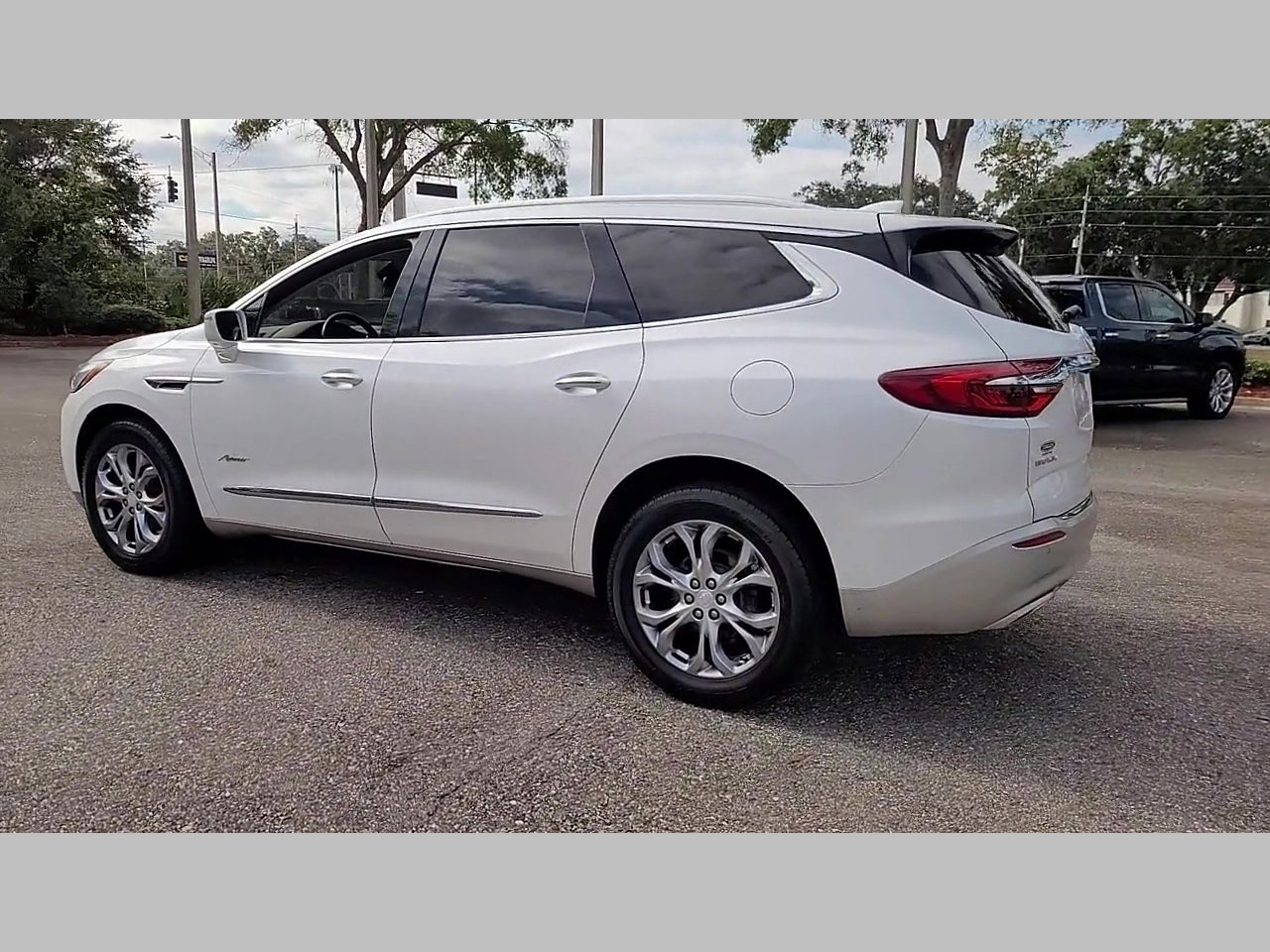 Used 2018 Buick Enclave Avenir w/ Avenir Technology Package image 18