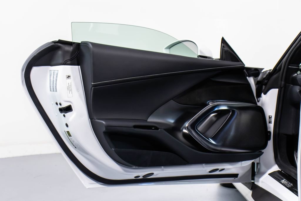 Certified 2025 Ferrari 12Cilindri image 35