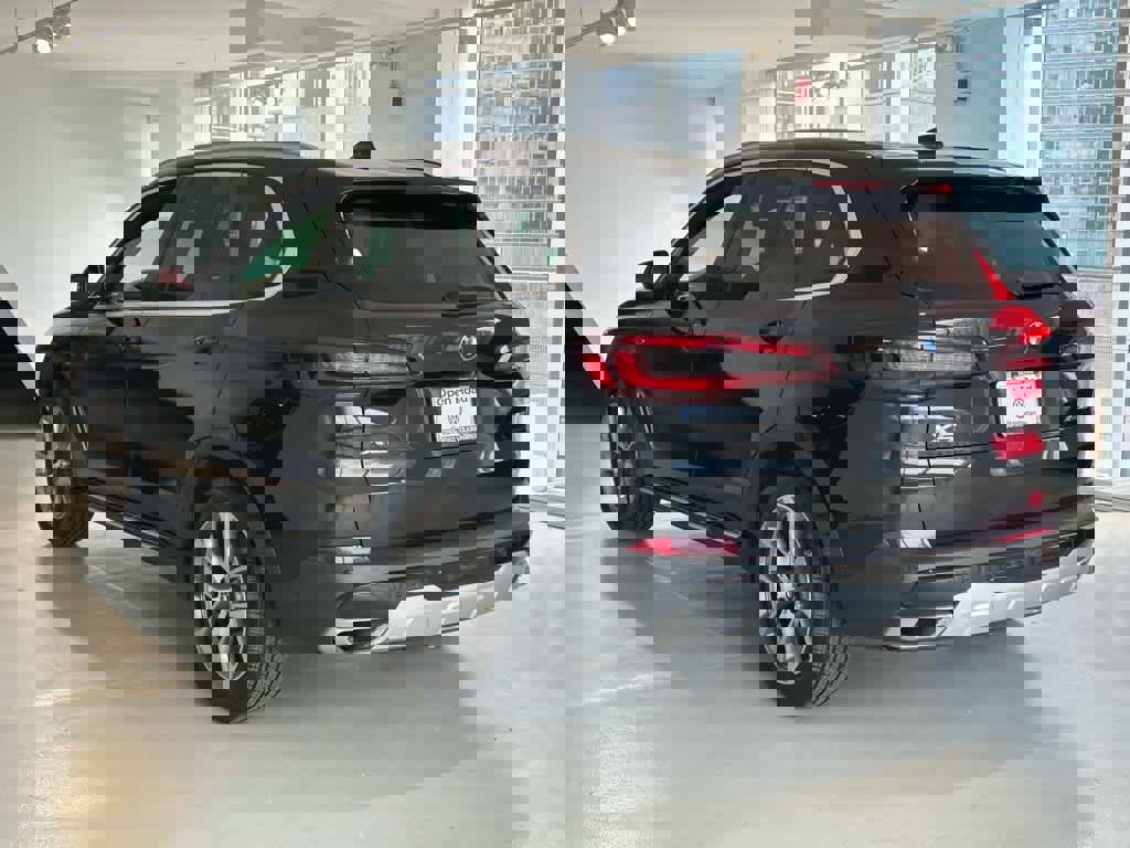 Used 2022 BMW X5 xDrive40i w/ Premium Package image 6