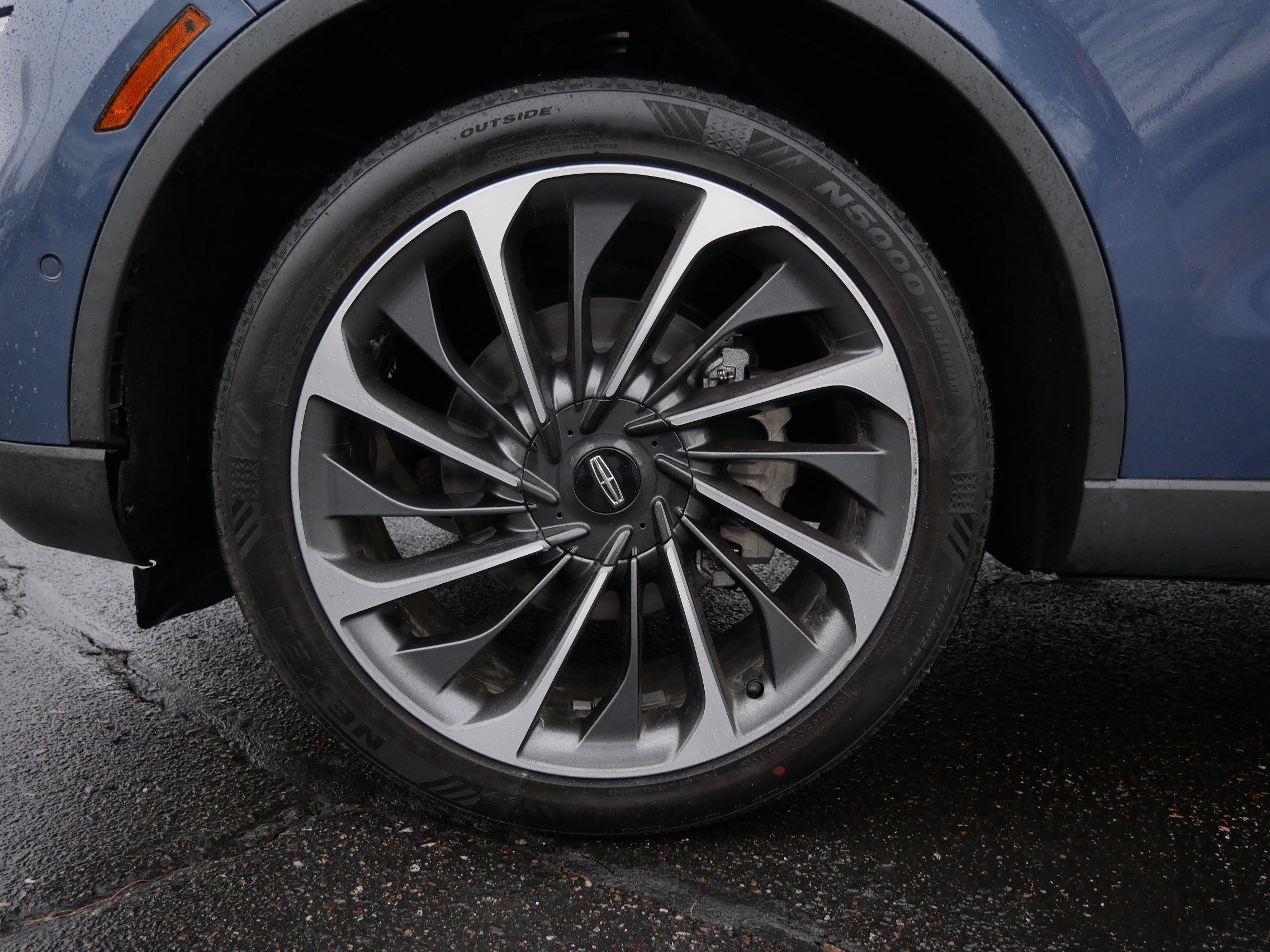 Used 2021 Lincoln Aviator Reserve w/ Equipment Group 202A image 15