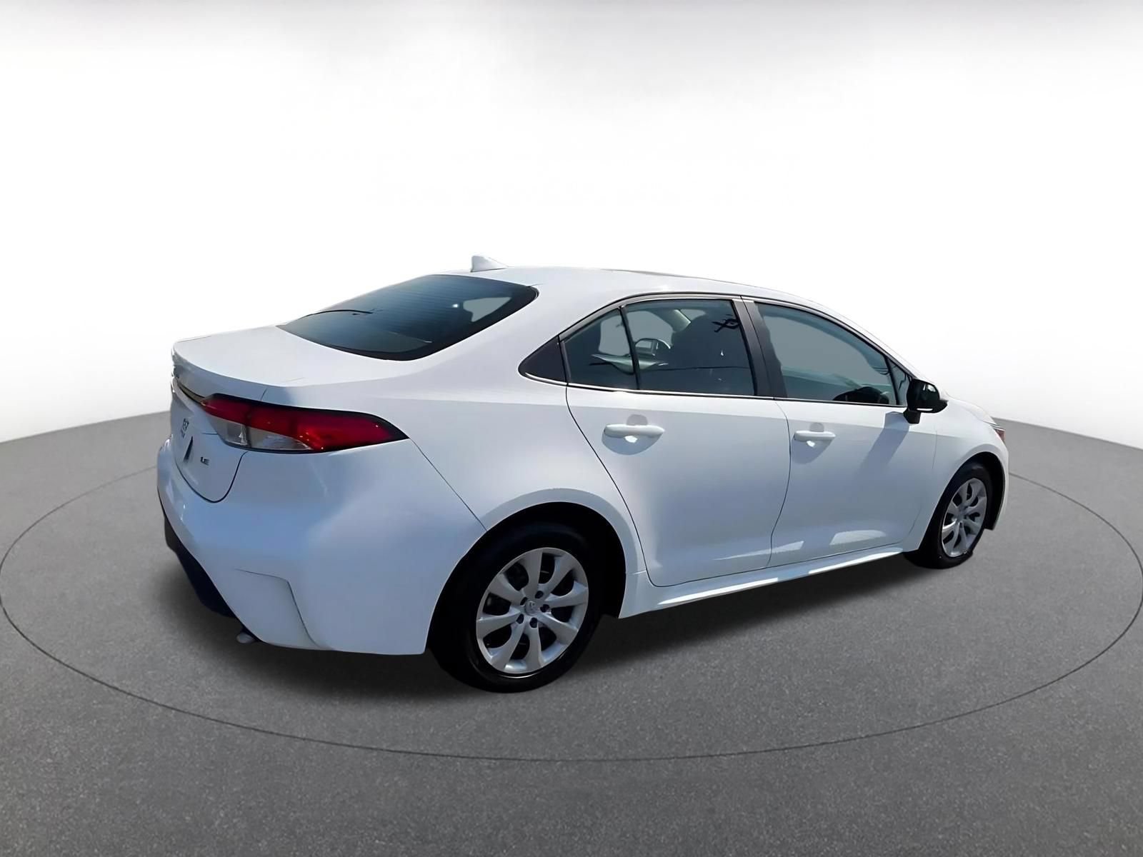 Used 2025 Toyota Corolla LE FWD image 14