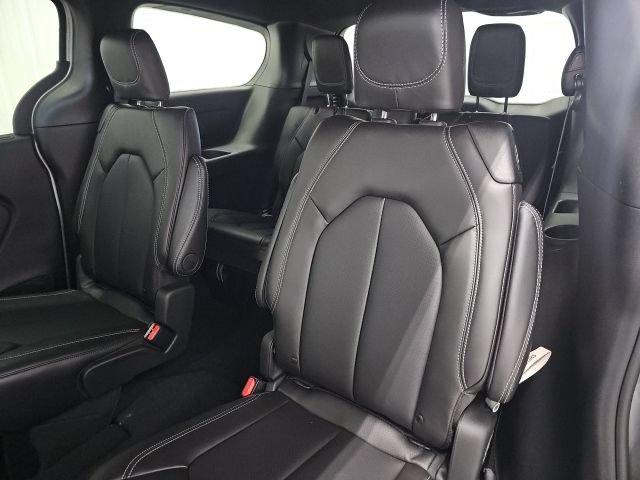New 2026 Chrysler Voyager LX FWD image 21
