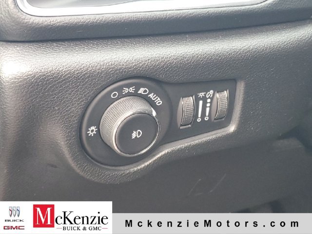 Used 2019 Chrysler Pacifica Touring-L Plus w/ Advanced Safetytec Group FWD image 10