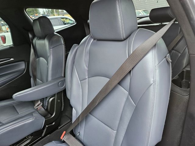 Used 2022 Buick Enclave Premium image 18