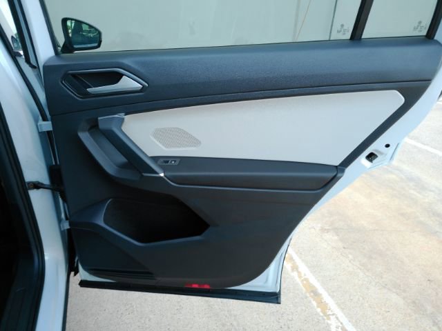 Used 2018 Volkswagen Tiguan SEL image 22