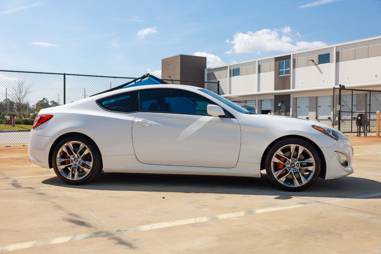 Used 2013 Hyundai Genesis 3.8 image 13