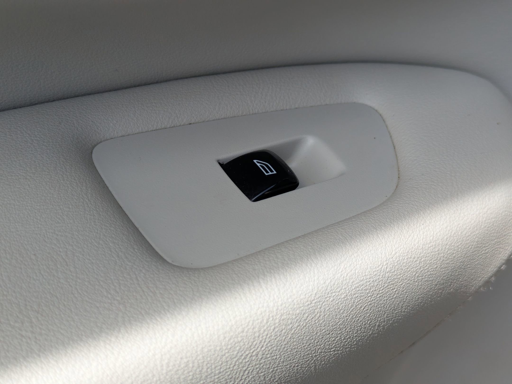 Used 2023 Volvo XC90 B6 Ultimate w/ Protection Package image 27