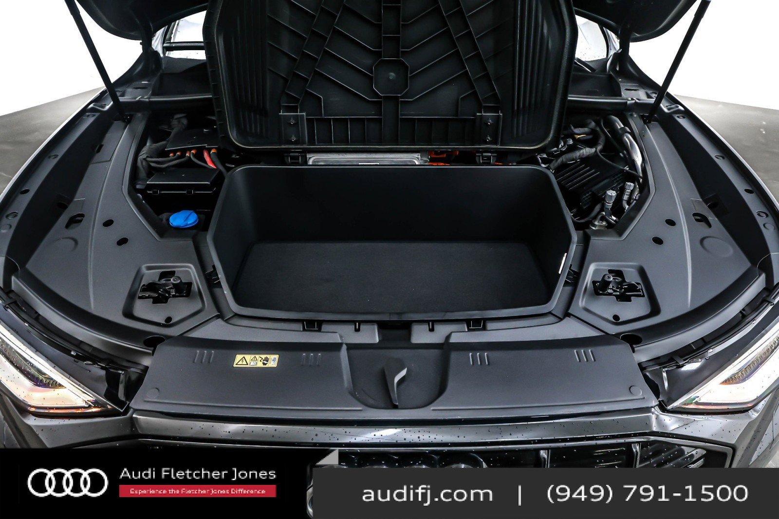 Used 2021 Audi e-tron Premium w/ Convenience Plus Package image 11