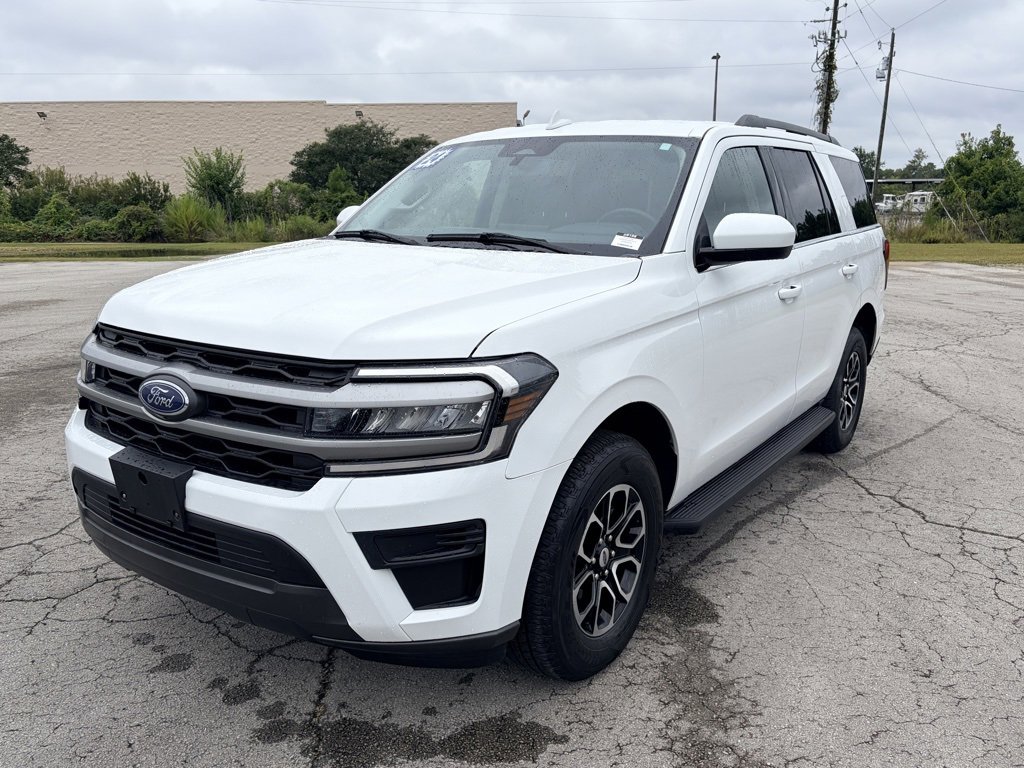 Certified 2024 Ford Expedition XLT image 5