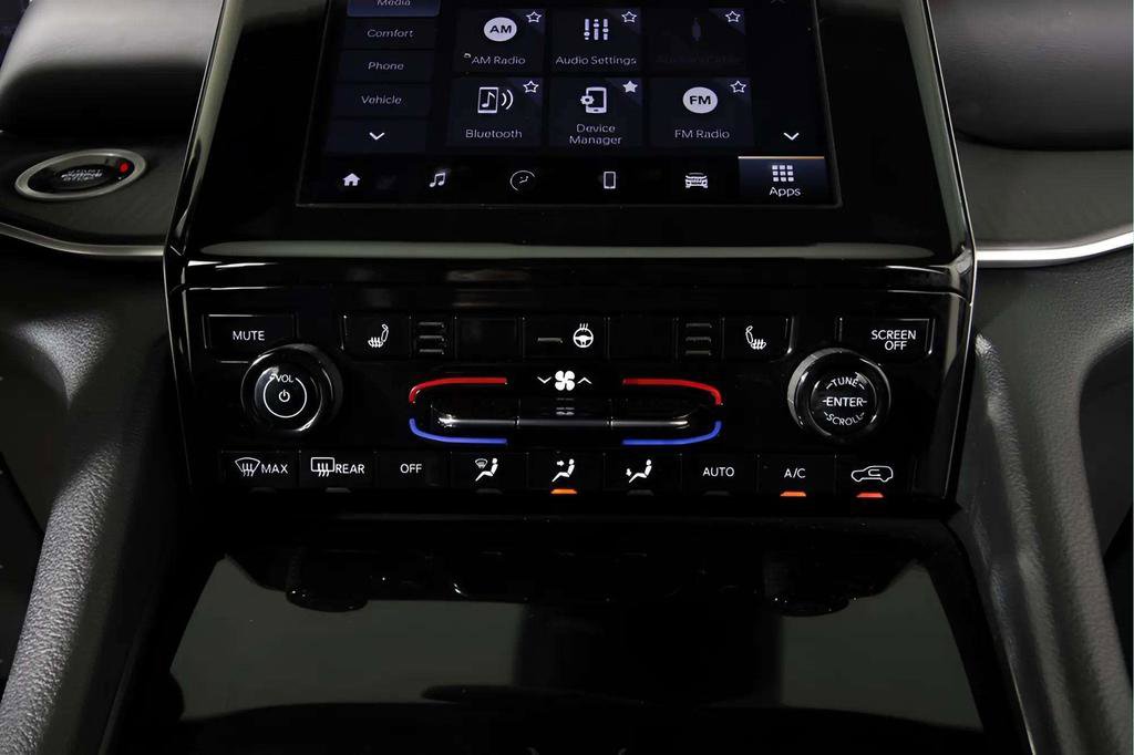 Used 2024 Jeep Grand Cherokee Altitude image 10