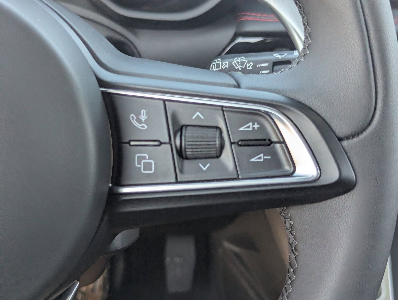 Used 2024 Dodge Hornet R/T w/ R/T Blacktop Package image 27