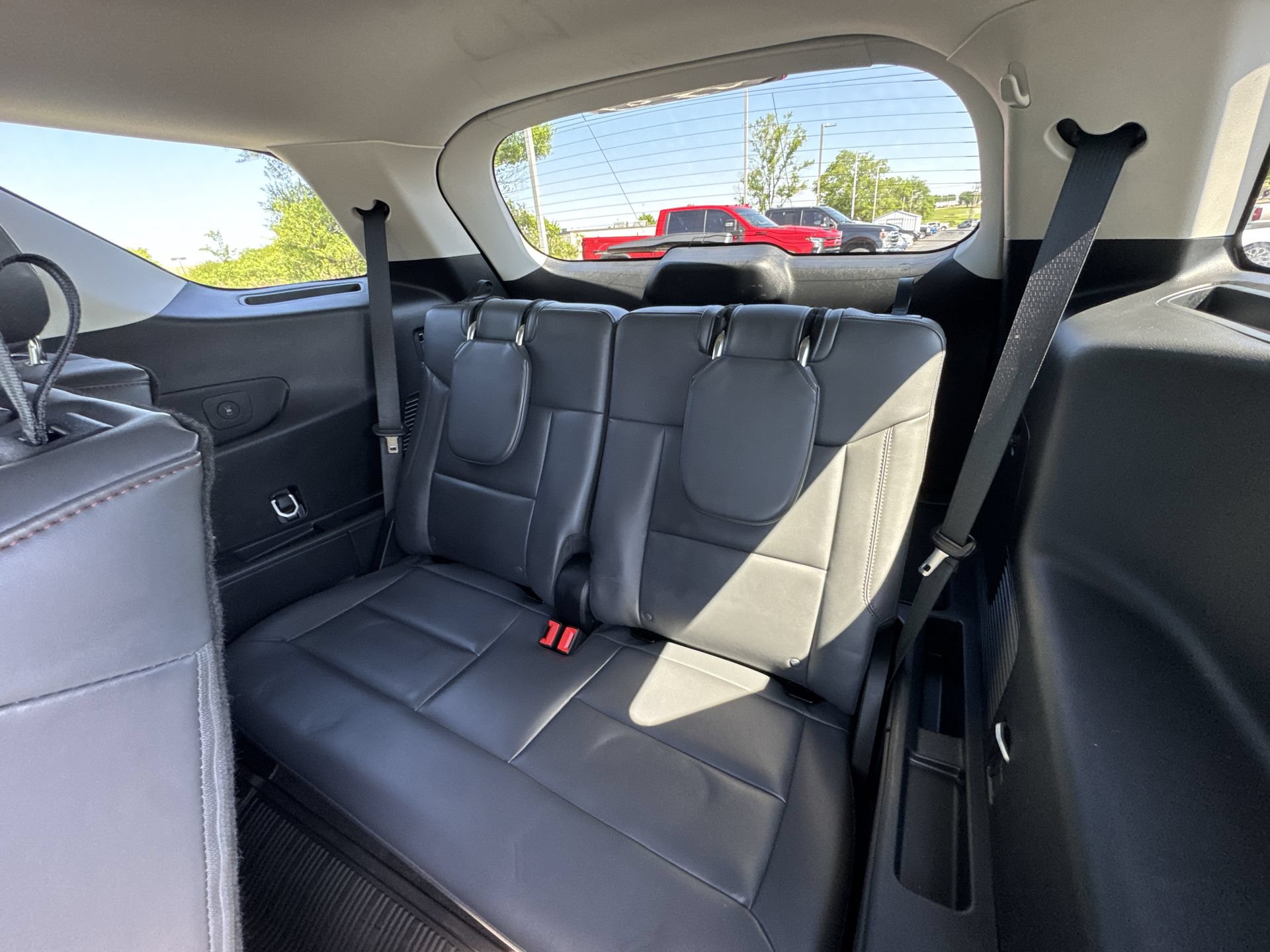 Used 2025 Ford Explorer Active w/ Active Comfort Package AWD/4WD image 24