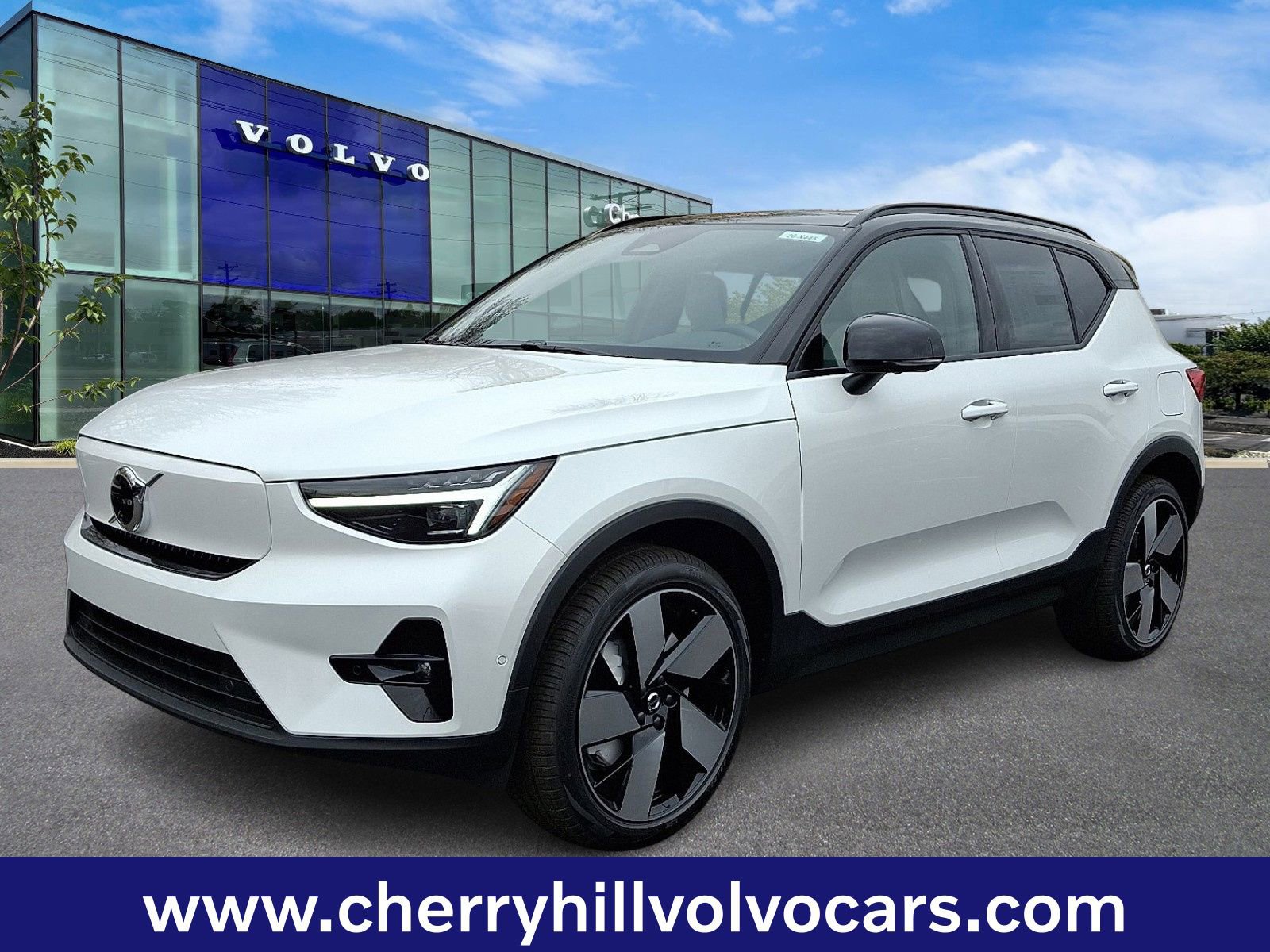 New 2026 Volvo EX40 Plus w/ Climate Package image 2