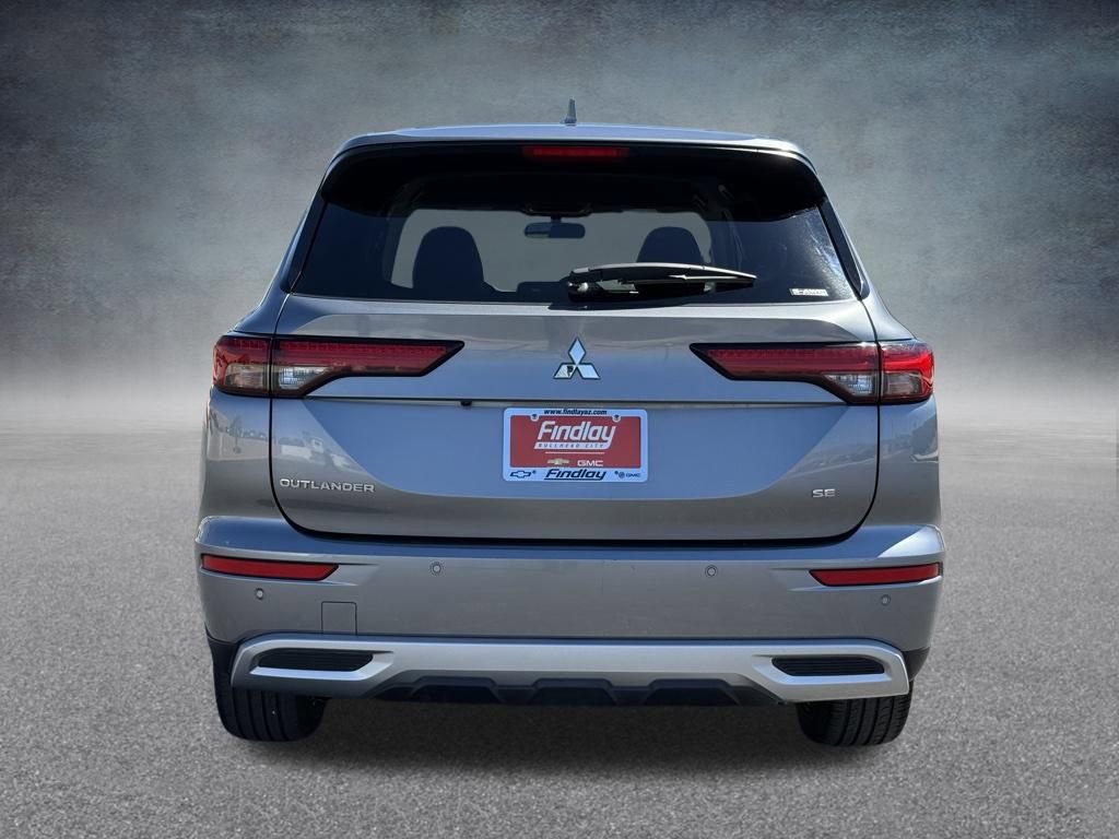 Used 2024 Mitsubishi Outlander SE AWD/4WD image 4