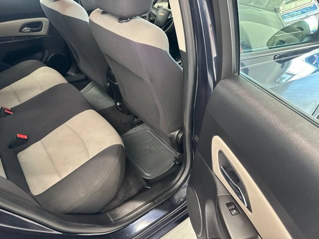 Used 2015 Chevrolet Cruze LS FWD image 25