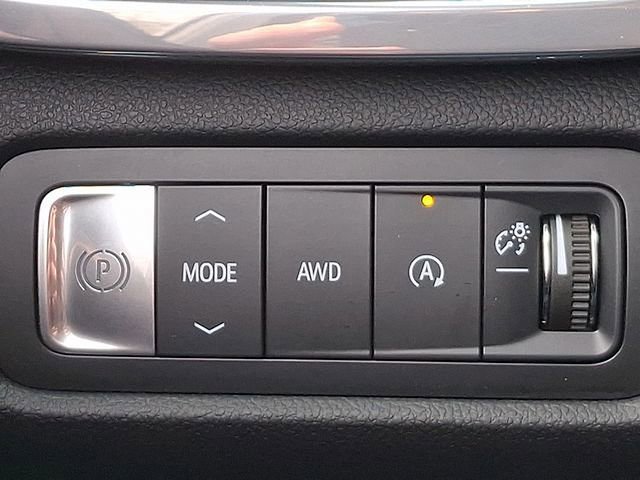 Used 2024 GMC Acadia Elevation image 23