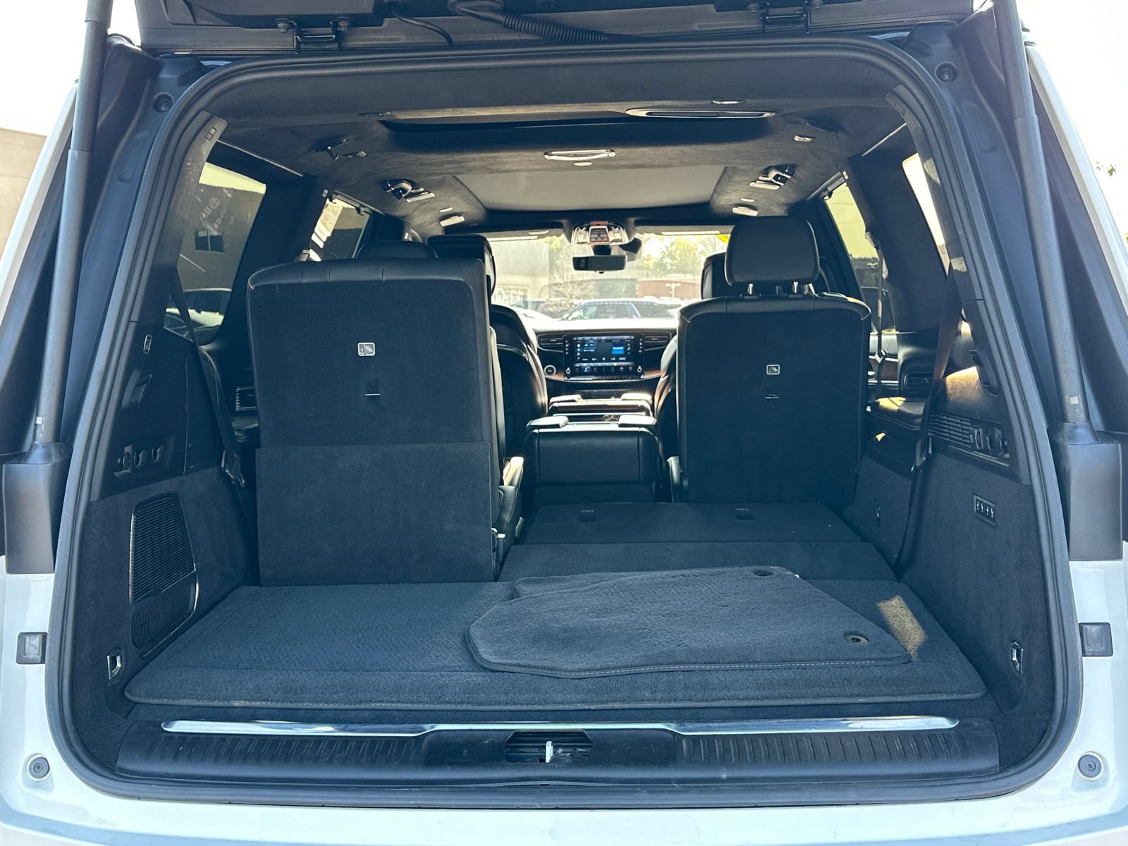 Used 2022 Jeep Grand Wagoneer Series III w/ Rear Seat Video Group 1 AWD/4WD image 16