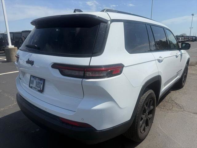 Certified 2024 Jeep Grand Cherokee L Altitude AWD/4WD image 3