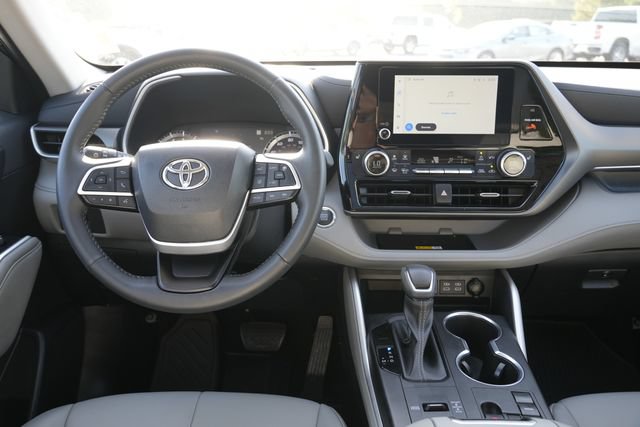 Used 2023 Toyota Highlander XLE FWD image 21