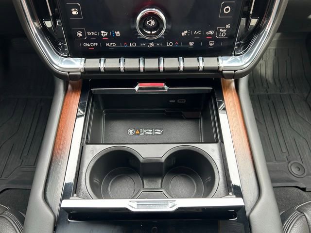 Used 2025 GMC Yukon Denali w/ Denali Reserve Package AWD/4WD image 24
