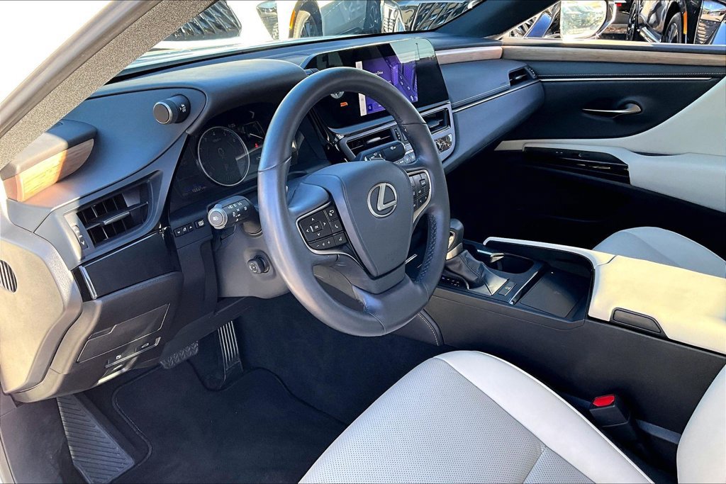 Used 2024 Lexus ES 350 w/ Premium Package FWD image 14