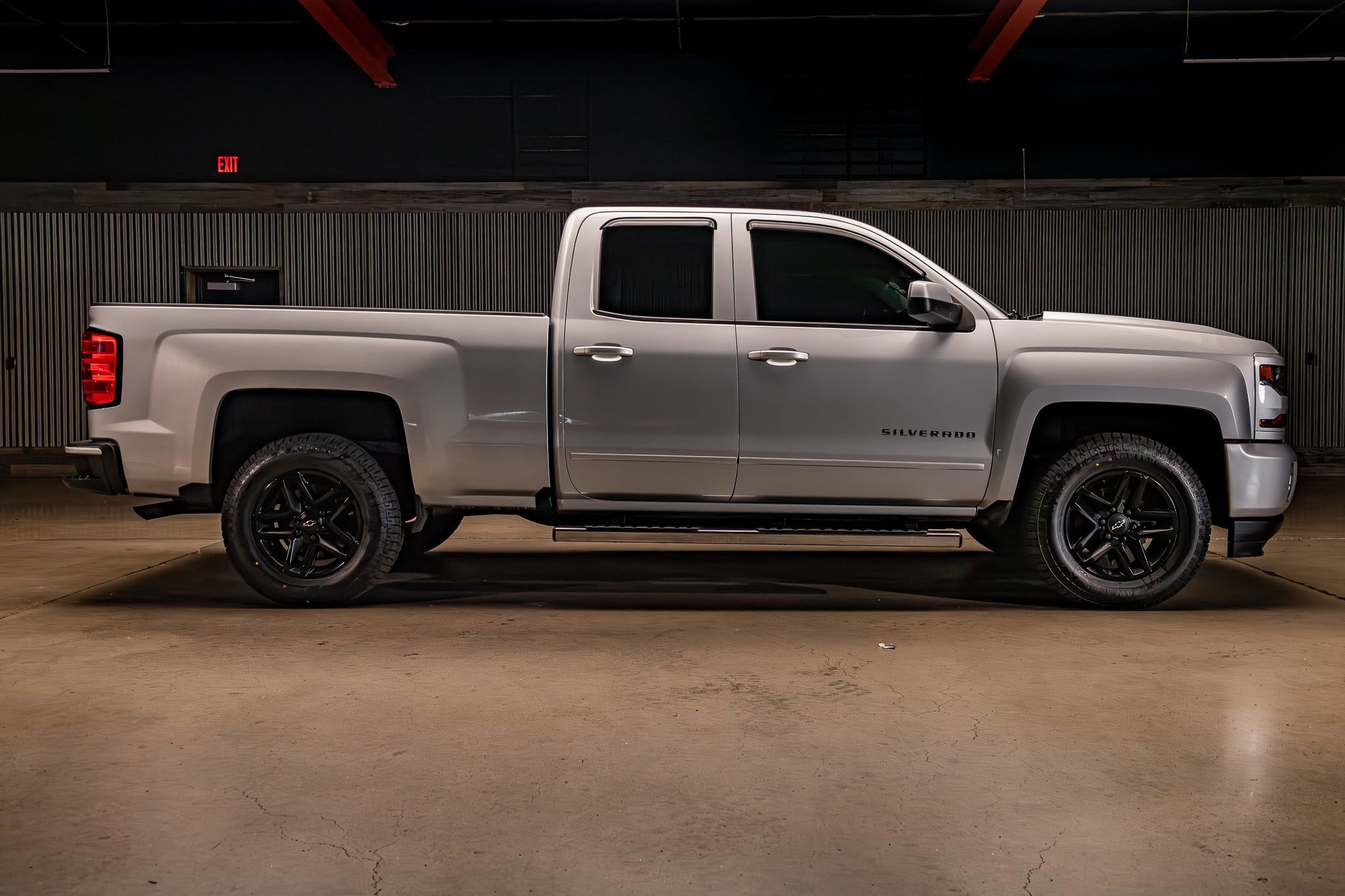 Used 2018 Chevrolet Silverado 1500 LT w/ All Star Edition AWD/4WD image 10