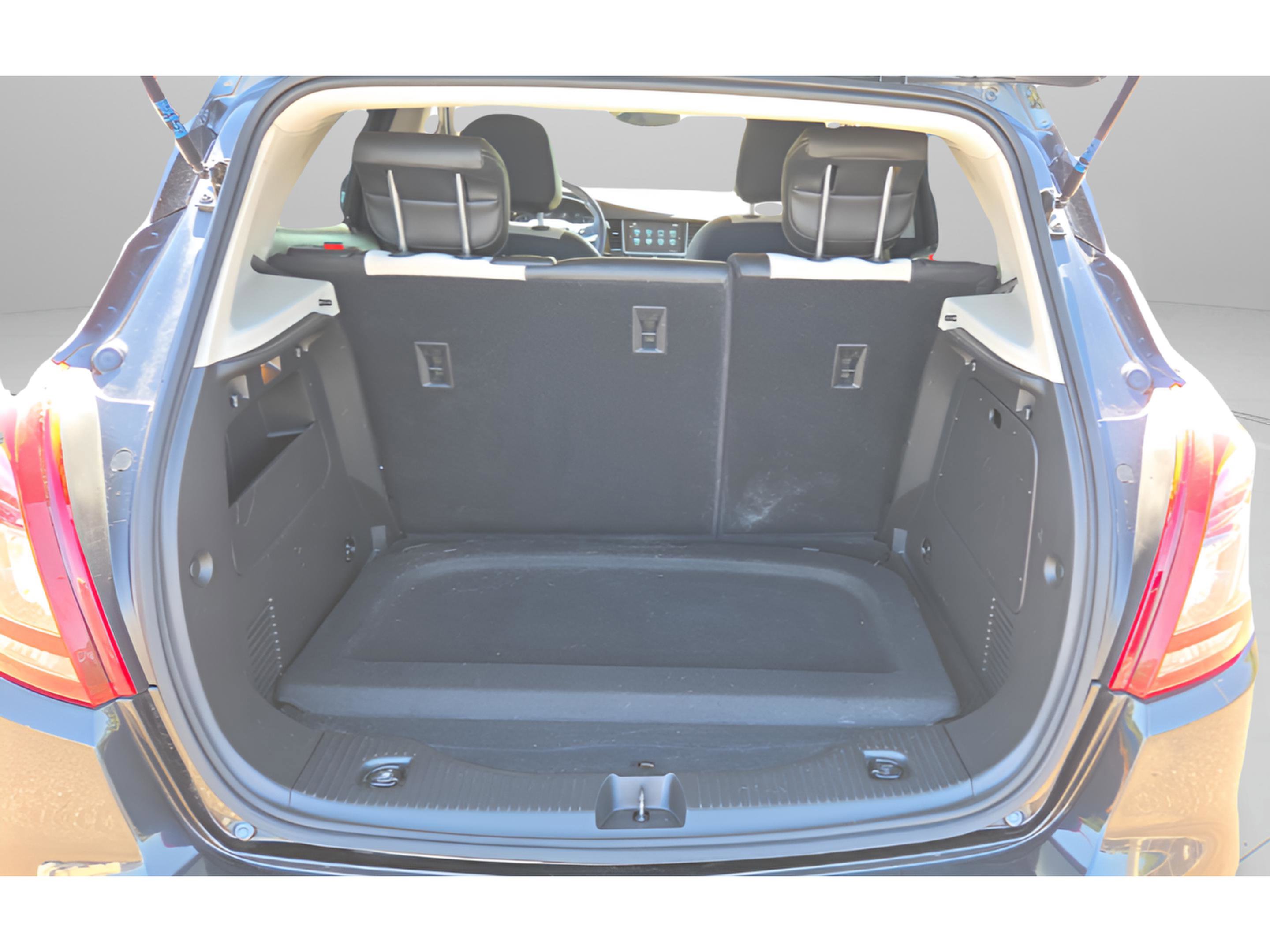 Used 2020 Buick Encore Preferred w/ Safety Package FWD image 13