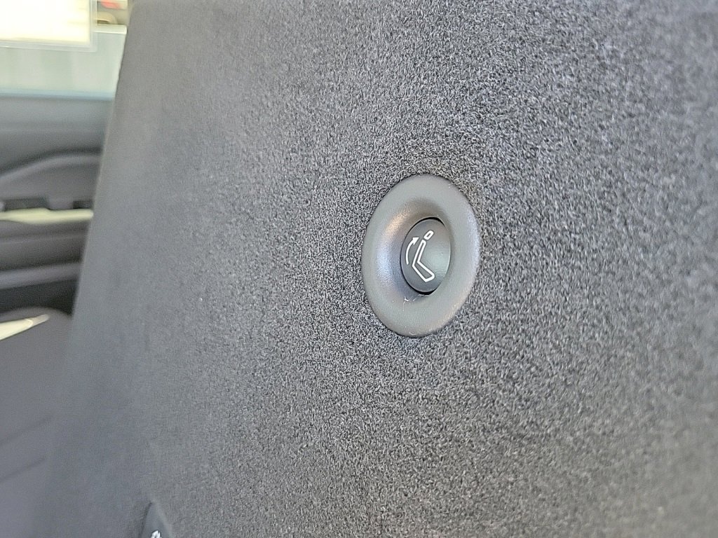 New 2025 Nissan Pathfinder S image 39