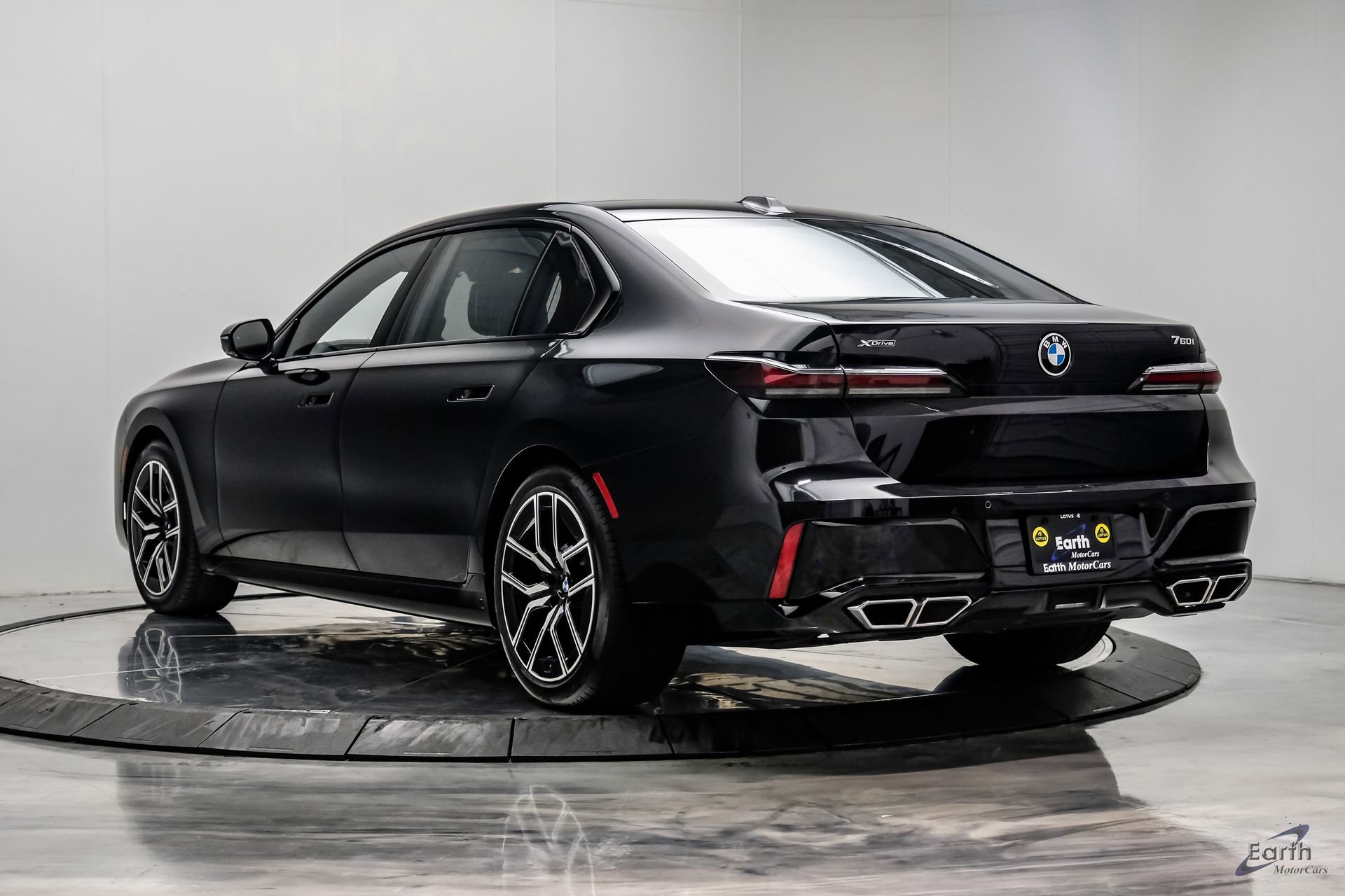 Used 2026 BMW 760i xDrive w/ Executive Package AWD/4WD image 11