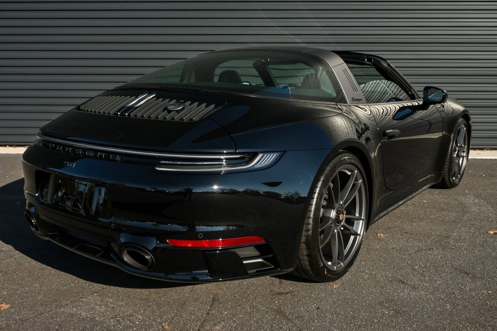 Certified 2024 Porsche 911 image 26