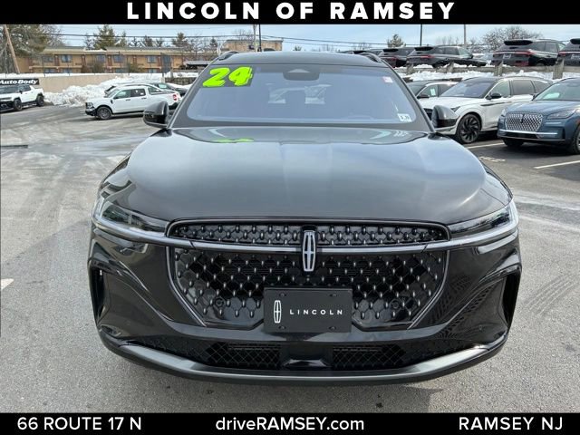 Used 2024 Lincoln Nautilus Reserve w/ Jet Appearance Package (87T) AWD/4WD image 11