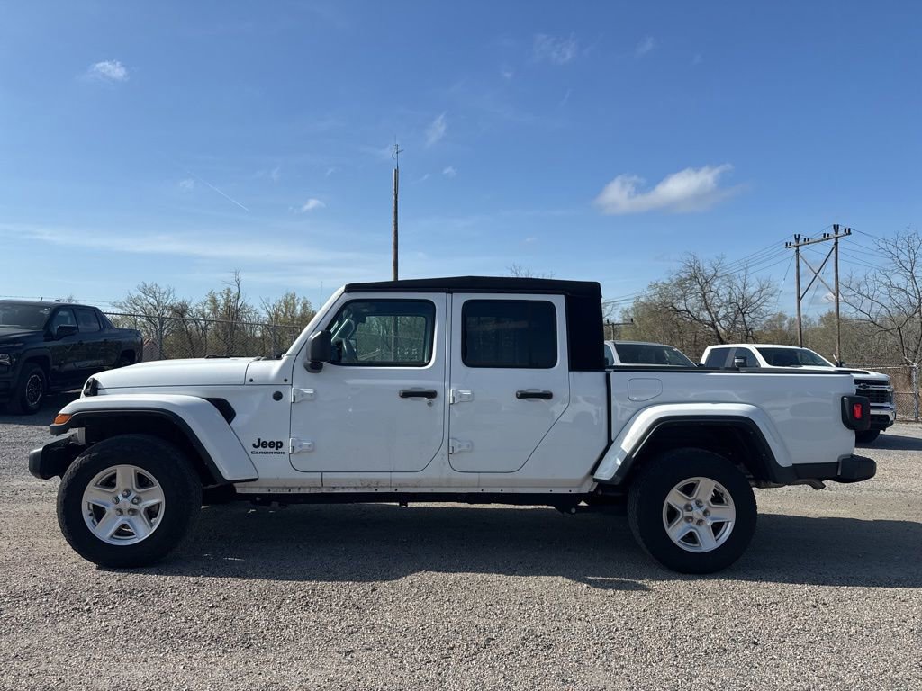 Used 2022 Jeep Gladiator Sport image 7