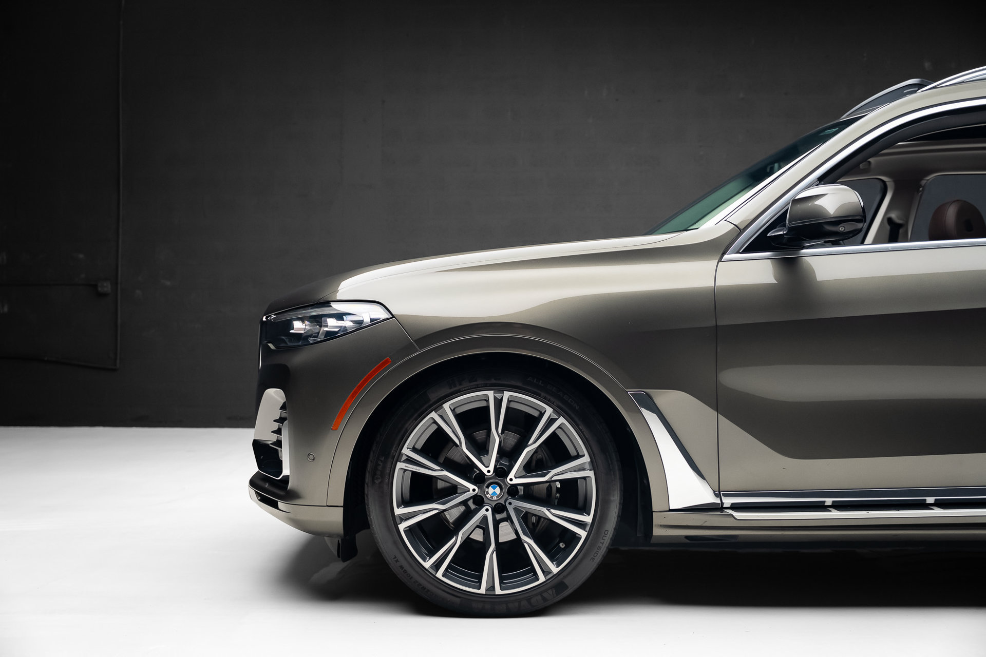 Used 2020 BMW X7 xDrive40i w/ Parking Assistance Package AWD/4WD image 18