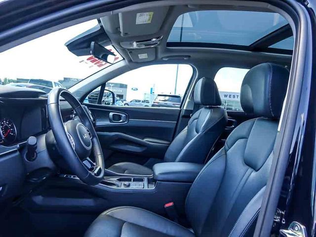 Used 2023 Kia Sorento S w/ Panoramic Sunroof Package FWD image 11