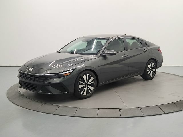 Used 2024 Hyundai Elantra SEL FWD image 4