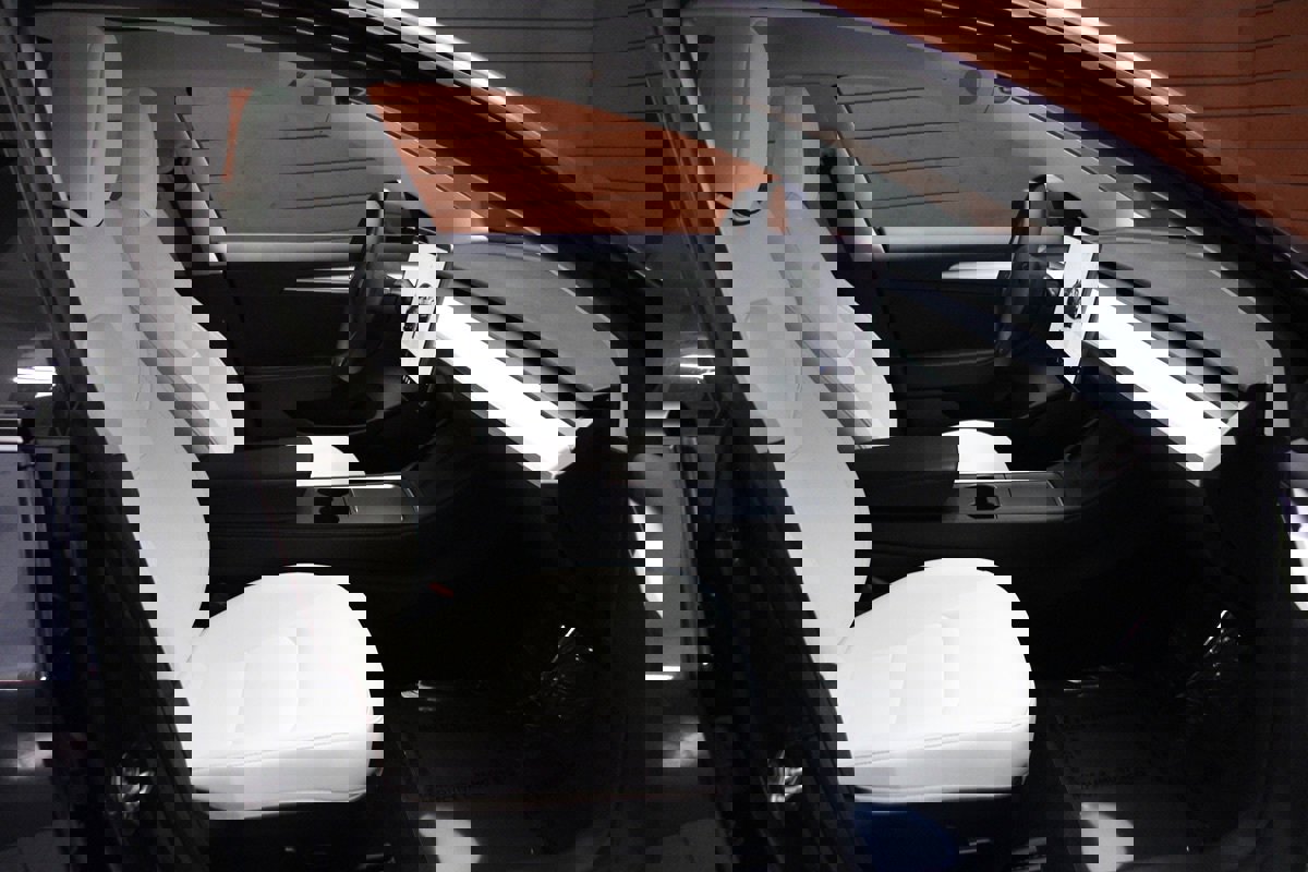 Used 2023 Tesla Model 3 Standard Range image 27